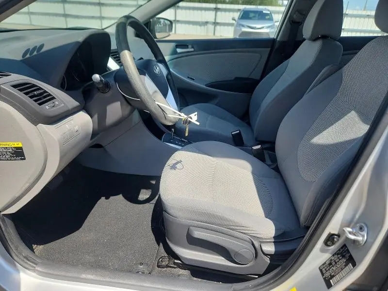 2012 HYUNDAI ACCENT GLS  