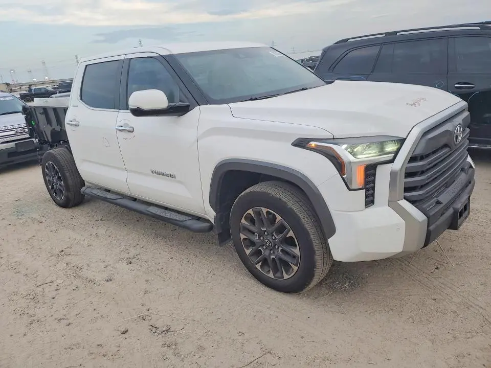 2026 TOYOTA TUNDRA CREWMAX LIMITED  