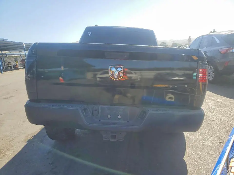 2014 RAM 1500 ST  