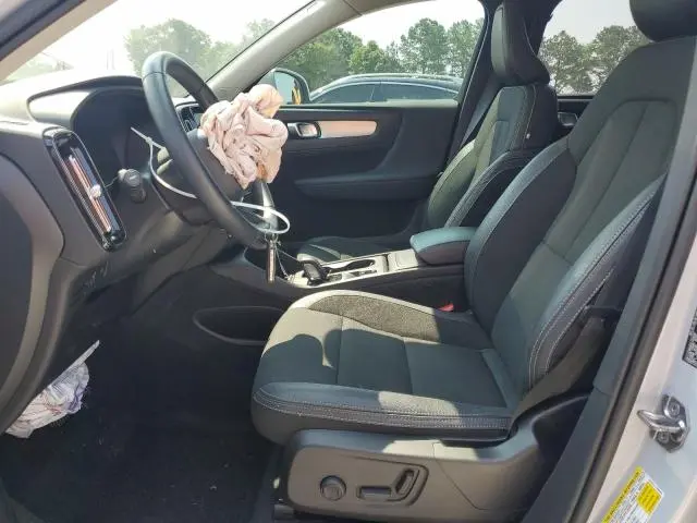 2020 VOLVO XC40 T5 MOMENTUM  