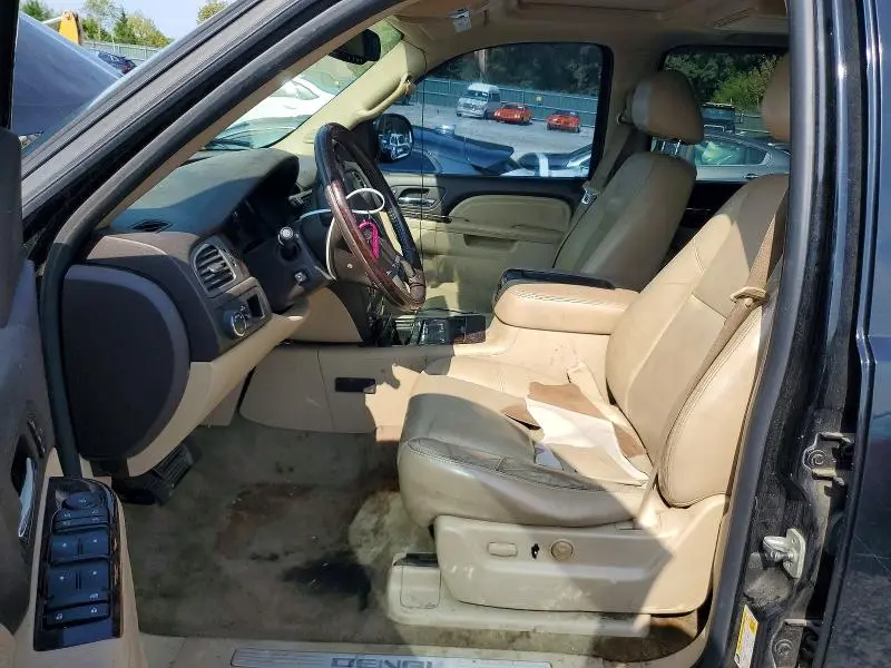 2010 GMC YUKON XL DENALI  