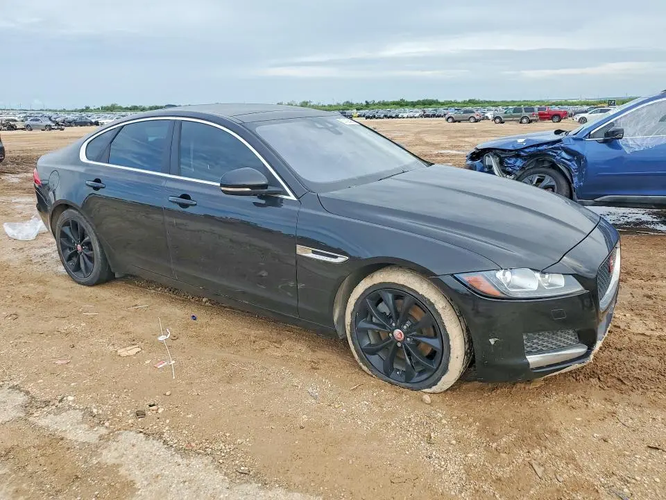 2017 JAGUAR XF PREMIUM  