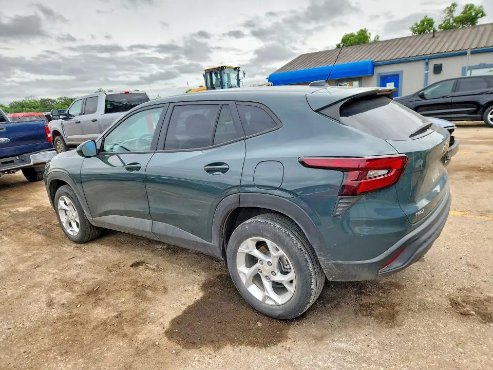 2025 CHEVROLET TRAX LS  