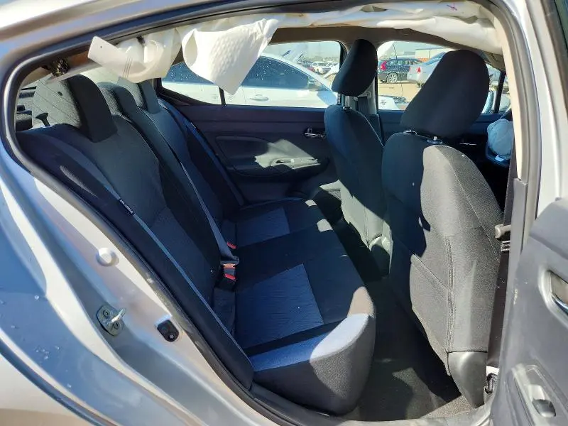 2025 NISSAN VERSA SV  