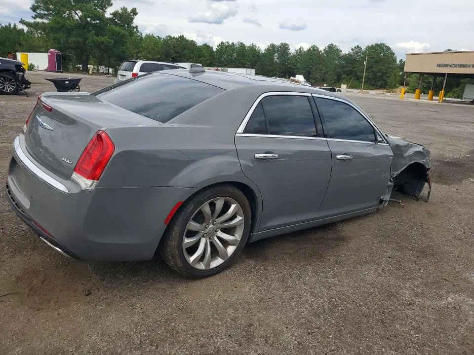 2019 CHRYSLER 300 LIMITED  