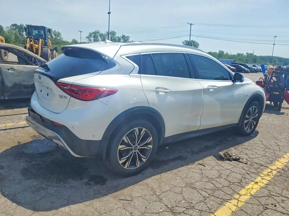 2017 INFINITI QX30 PREMIUM  
