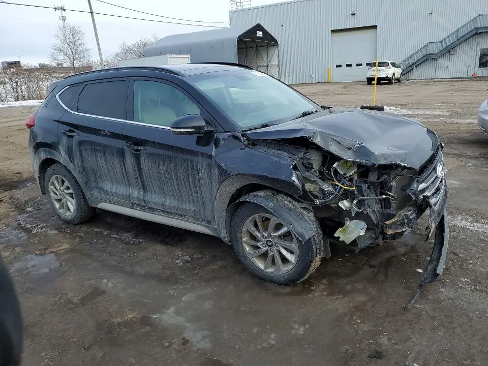 2018 HYUNDAI TUCSON SE  