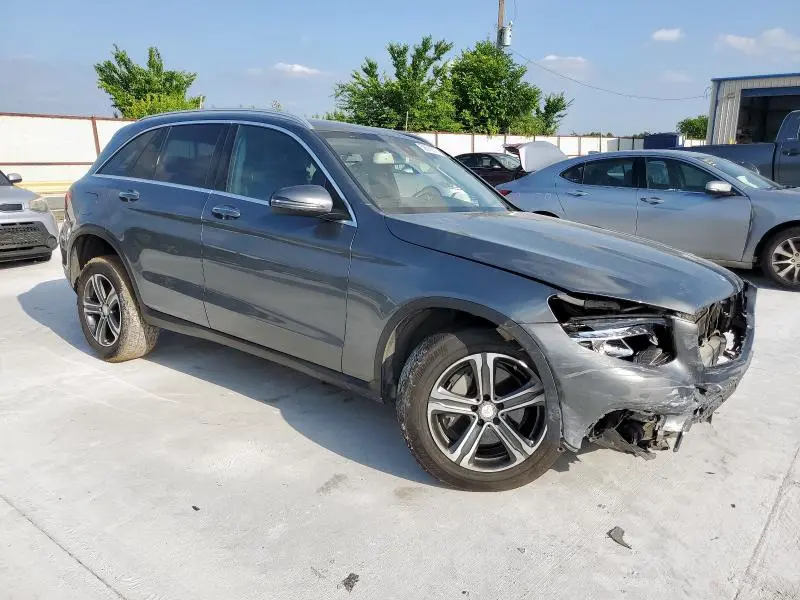 2016 MERCEDES-BENZ GLC 300  