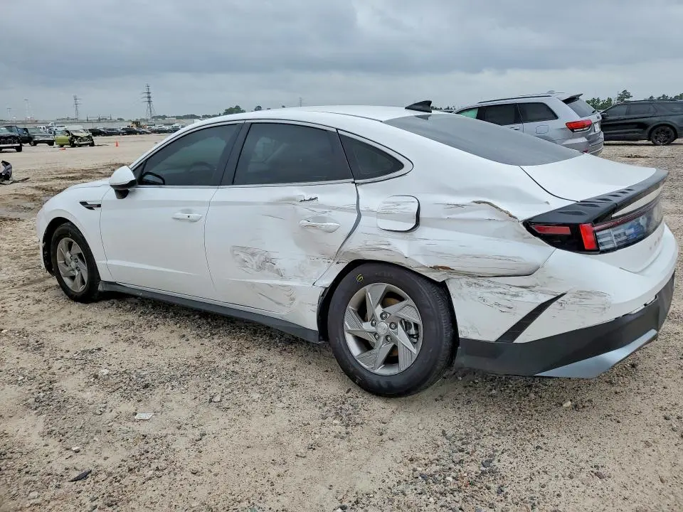 2025 HYUNDAI SONATA SE  