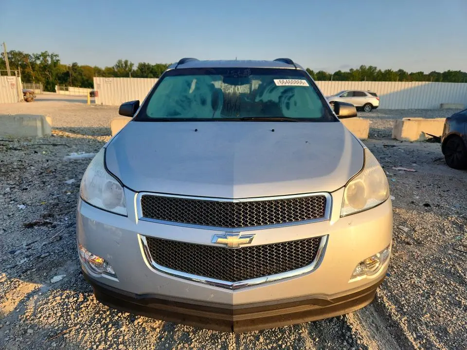2011 CHEVROLET TRAVERSE LS  