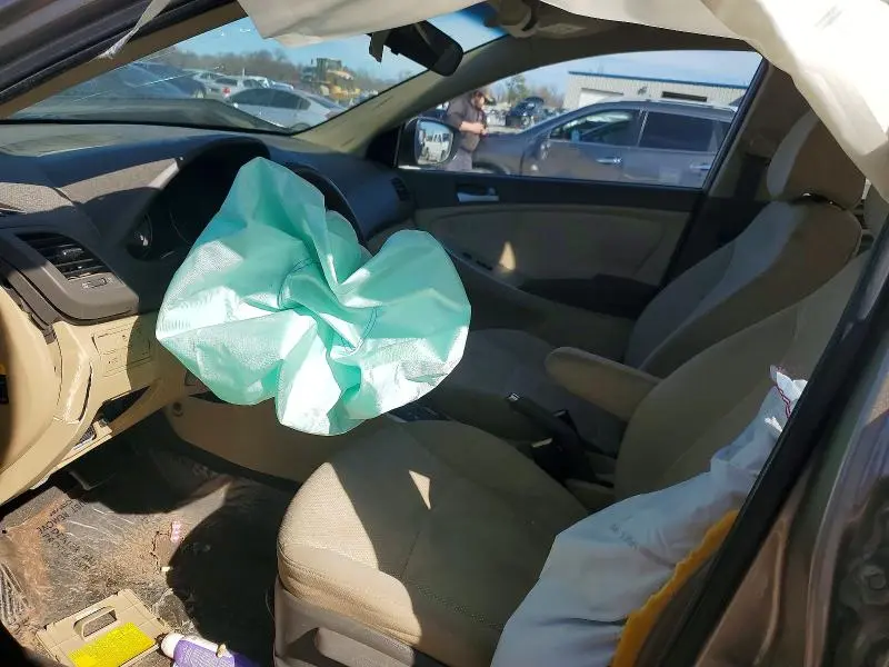 2013 HYUNDAI ACCENT GLS  