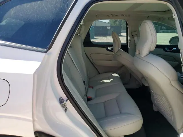 2025 VOLVO XC60 PLUS  