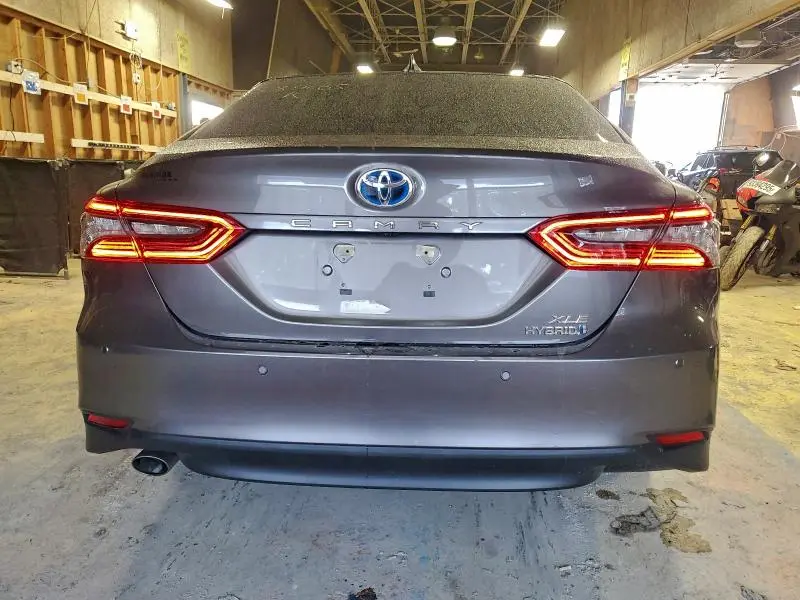 2022 TOYOTA CAMRY XLE  