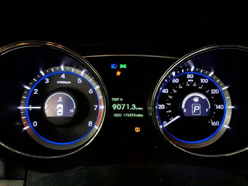 2011 HYUNDAI SONATA GLS  
