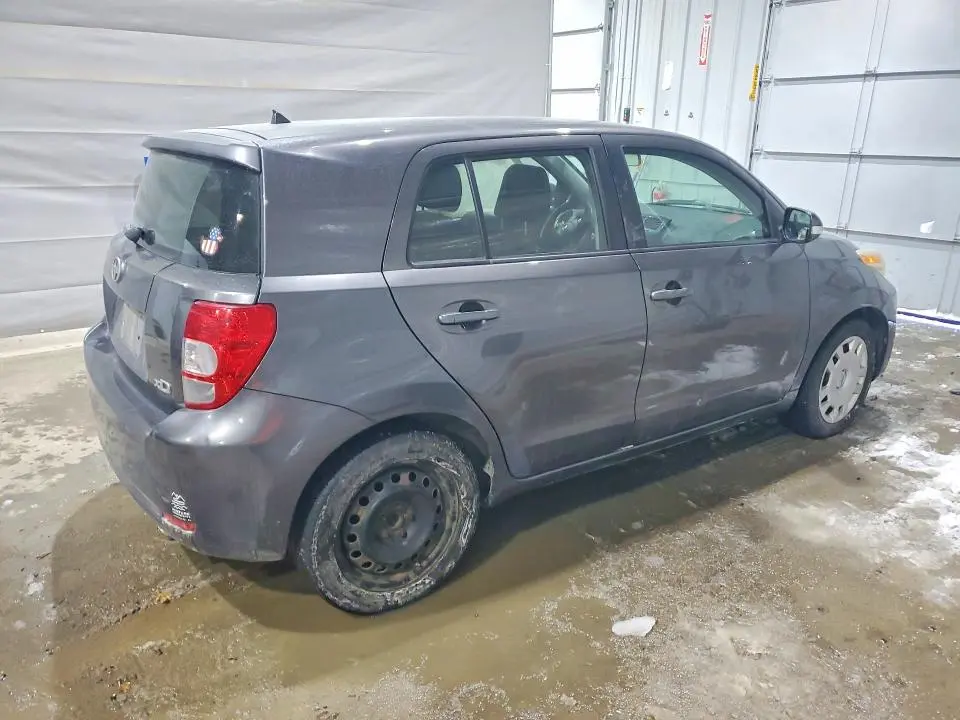 2010 TOYOTA SCION XD   