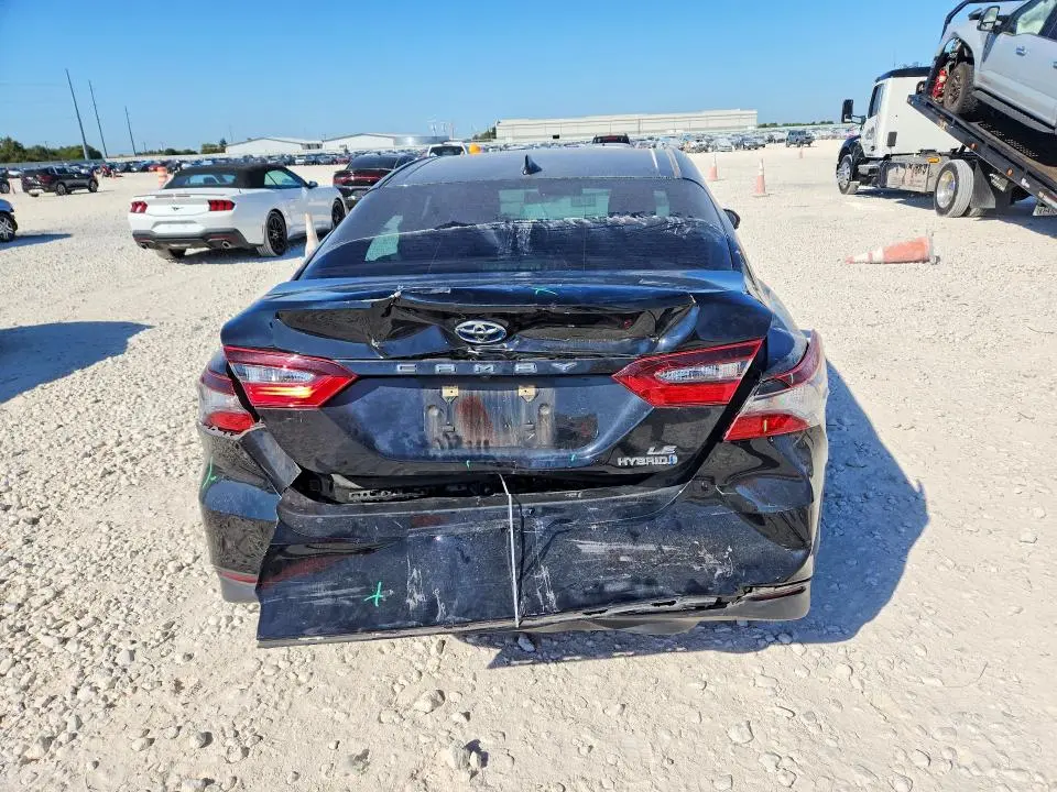 2021 TOYOTA CAMRY LE  