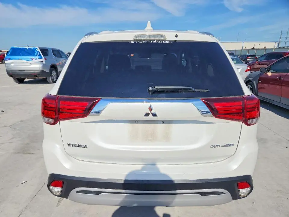 2019 MITSUBISHI OUTLANDER SE  