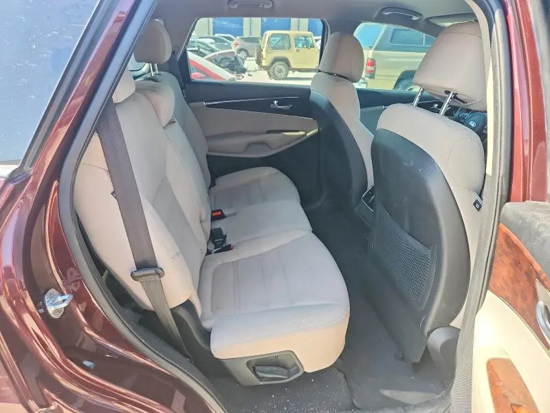 2017 KIA SORENTO LX  