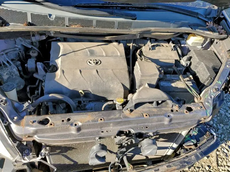 2015 TOYOTA SIENNA LE  