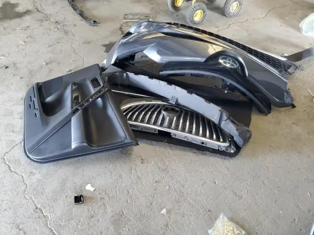 2017 TOYOTA RAV4 HV SE  