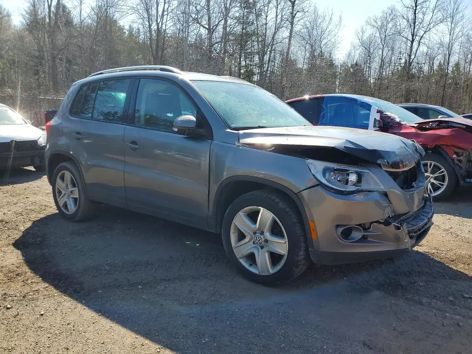 2011 VOLKSWAGEN TIGUAN S  