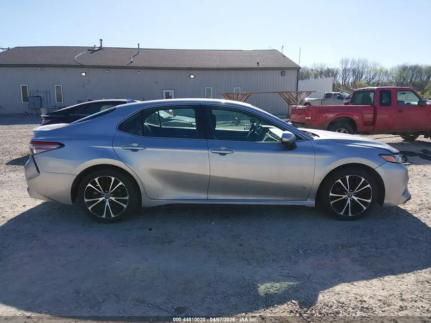 2019 TOYOTA CAMRY SE