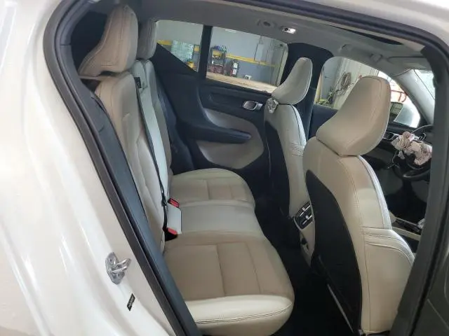 2021 VOLVO XC40 T5 INSCRIPTION  