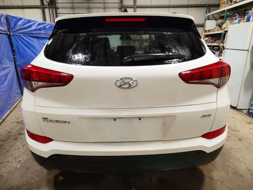2018 HYUNDAI TUCSON SE  