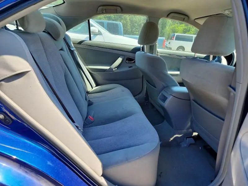 2010 TOYOTA CAMRY LE  