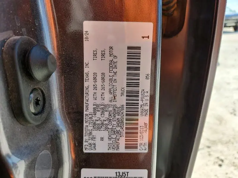 2025 TOYOTA TUNDRA SR5  
