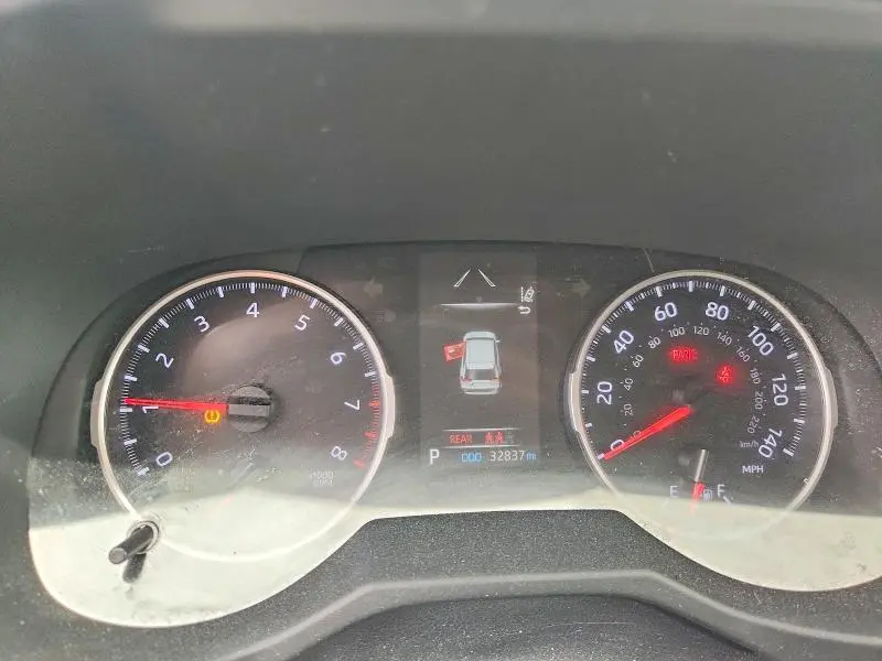 2022 TOYOTA RAV4 XLE  