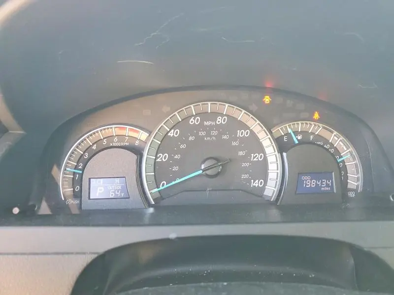 2014 TOYOTA CAMRY SE  