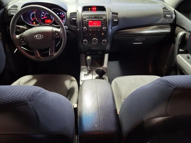 2012 KIA SORENTO BASE  