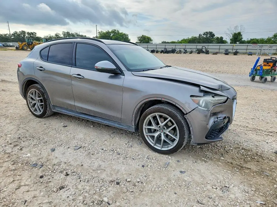 2018 ALFA ROMEO STELVIO TI SPORT  
