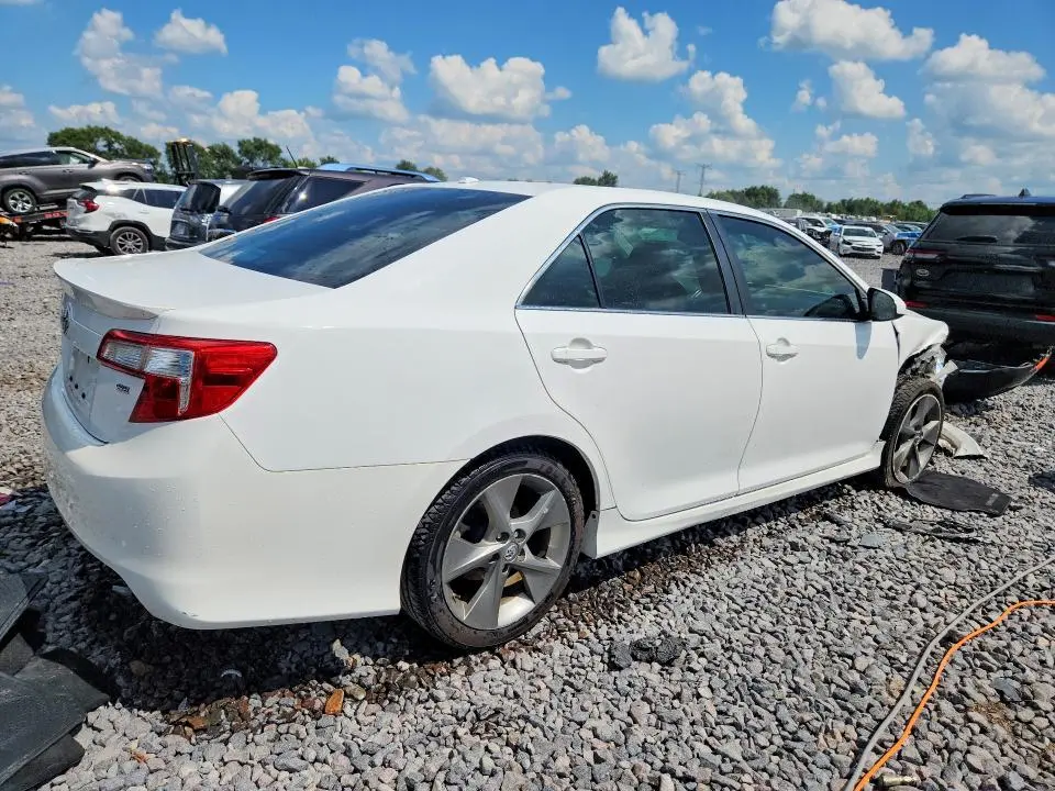 2012 TOYOTA CAMRY SE V6  