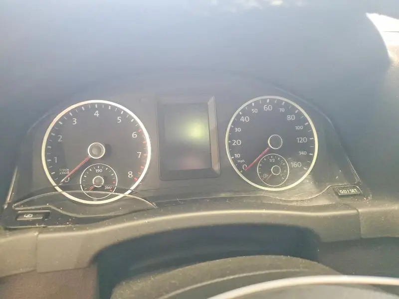2011 VOLKSWAGEN TIGUAN S  