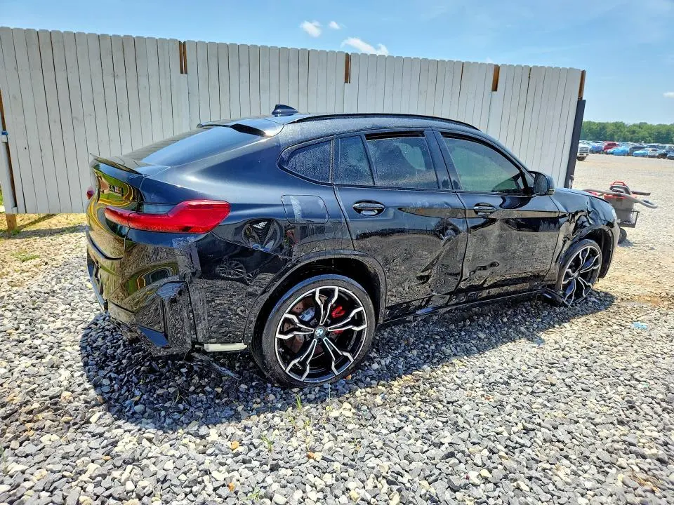 2025 BMW X4 M  
