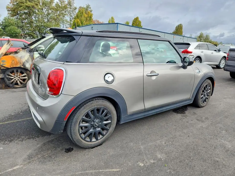 2017 MINI COOPER S  