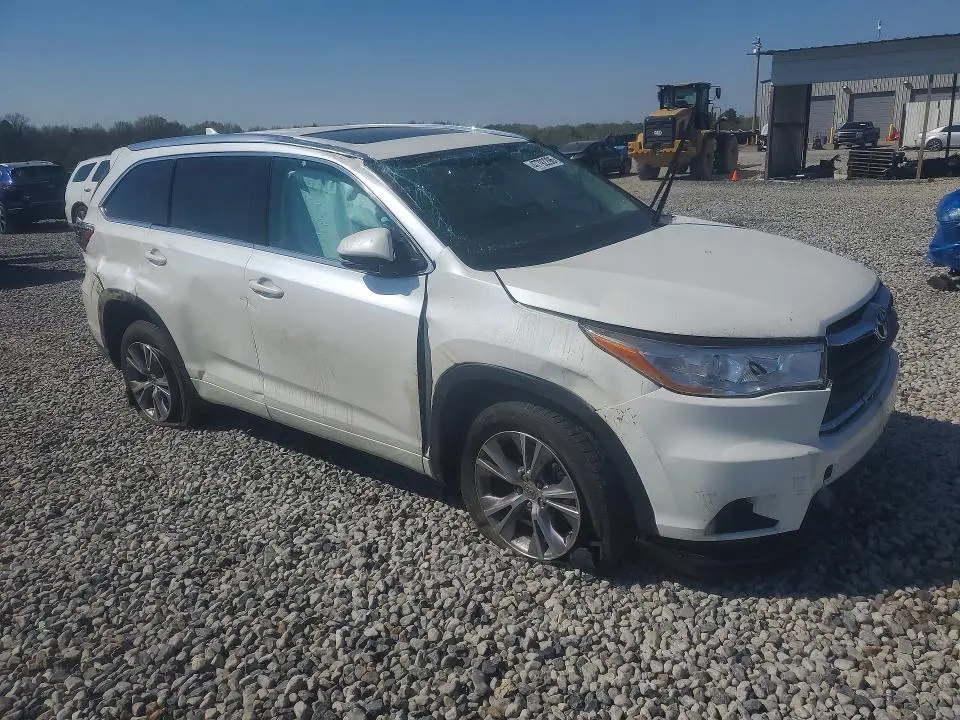 2015 TOYOTA HIGHLANDER XLE  
