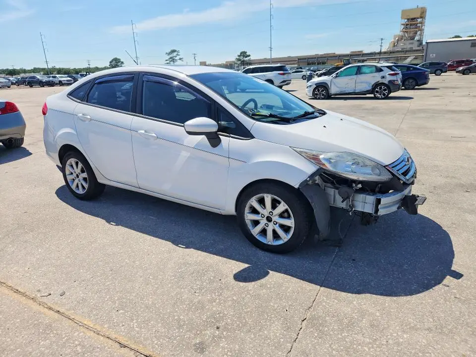 2011 FORD FIESTA SE  