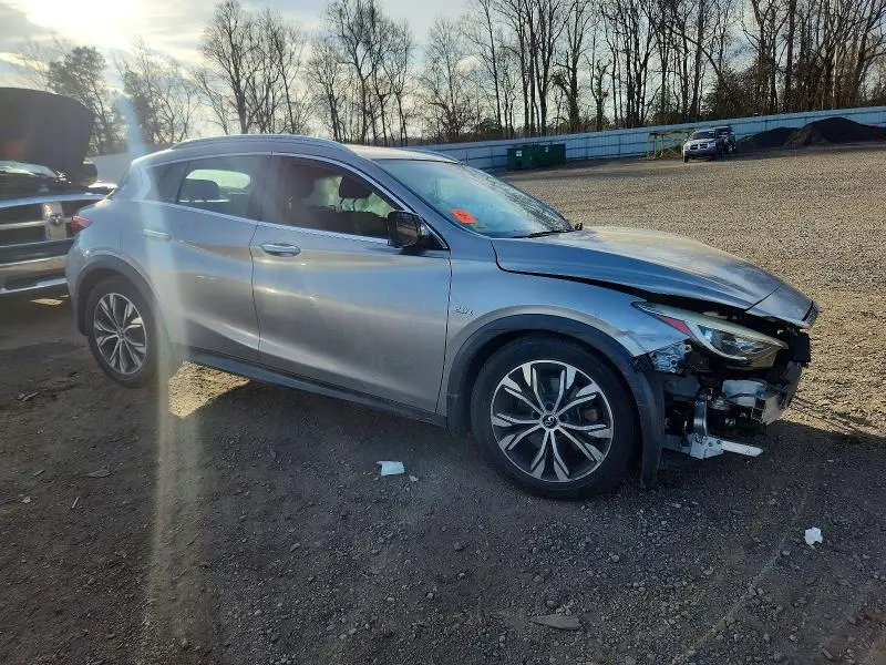 2017 INFINITI QX30   