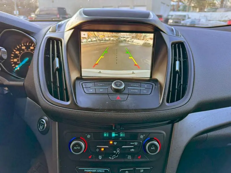 2019 FORD ESCAPE SE  