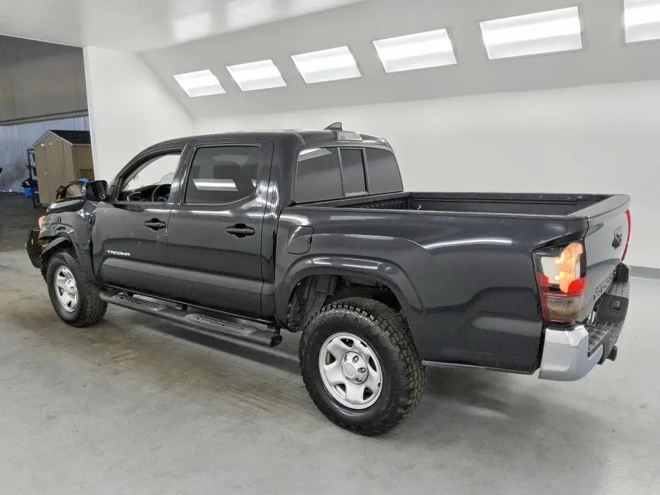 2018 TOYOTA TACOMA SR5  