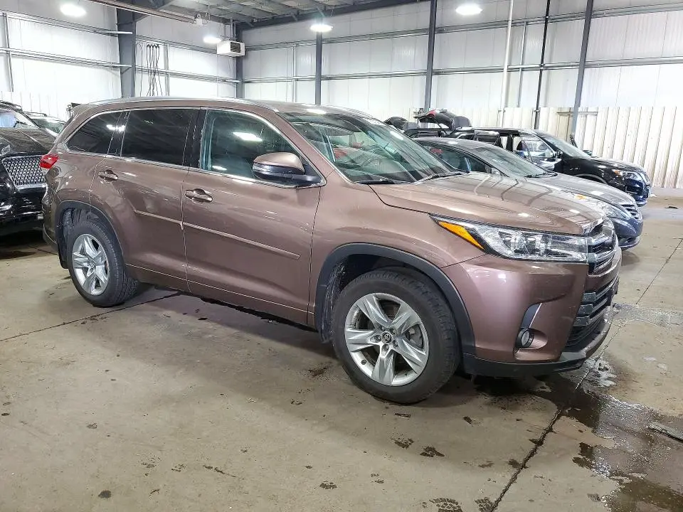 2017 TOYOTA HIGHLANDER LIMITED  