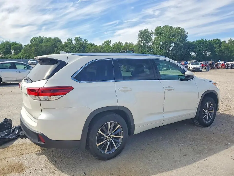 2017 TOYOTA HIGHLANDER   