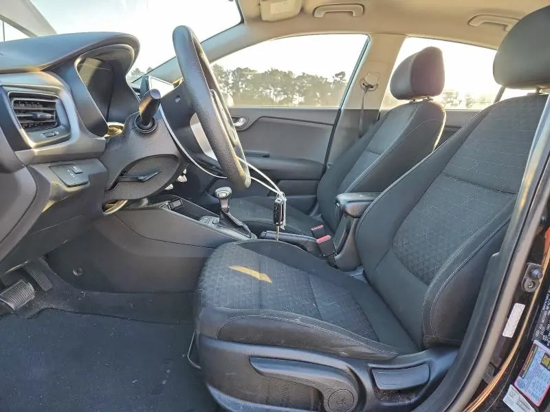 2021 KIA RIO LX  