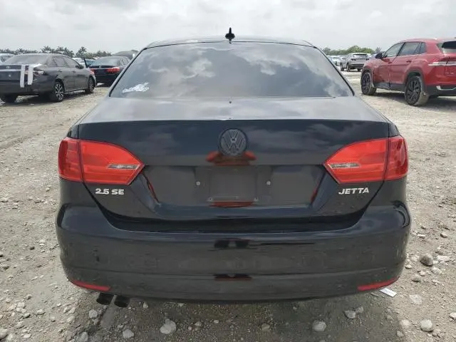 2013 VOLKSWAGEN JETTA SE  