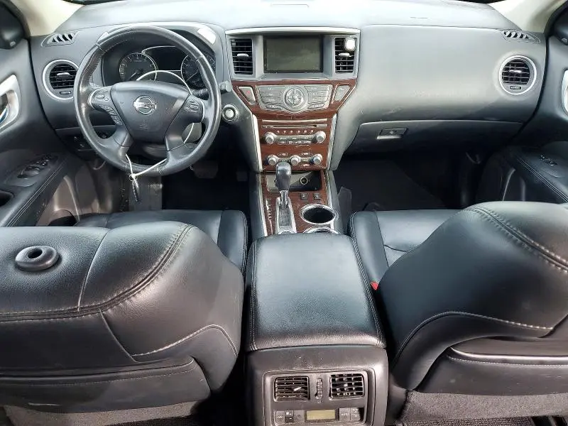 2016 NISSAN PATHFINDER SL  