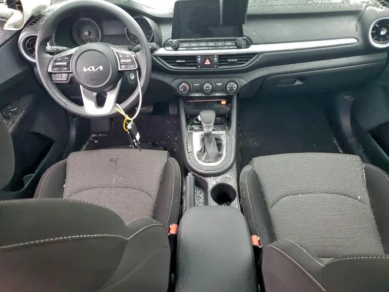 2024 KIA FORTE LX  