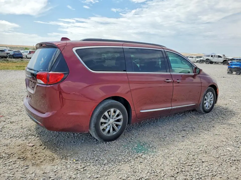 2017 CHRYSLER PACIFICA TOURING L  
